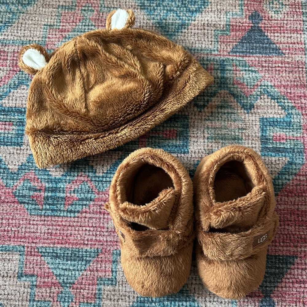 UGG Bixbee faux fur hat and boots set